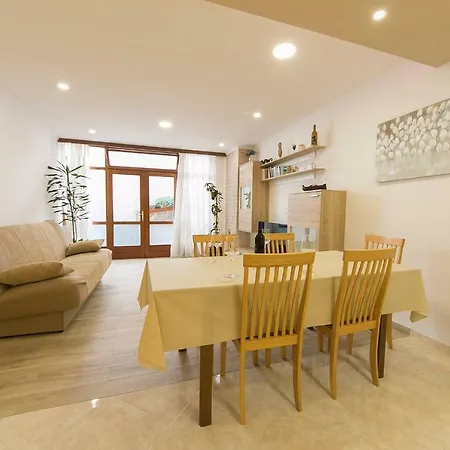 Apartment Borka I Ivo